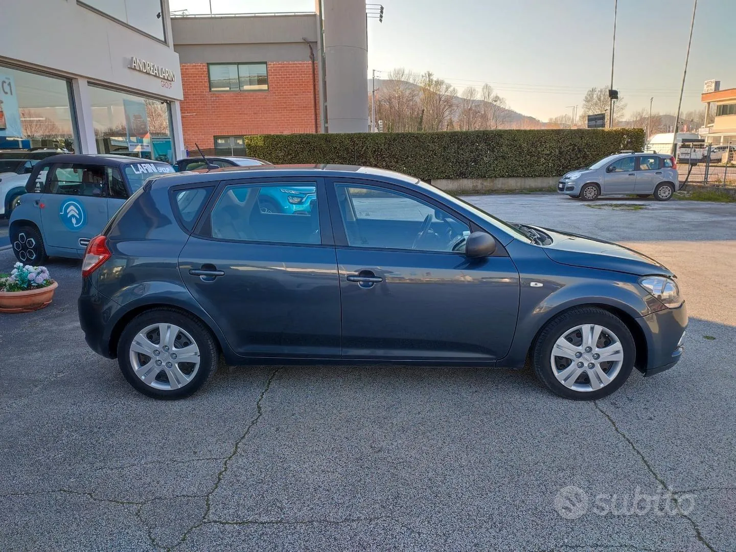 Kia Ceed 2010 photo 4