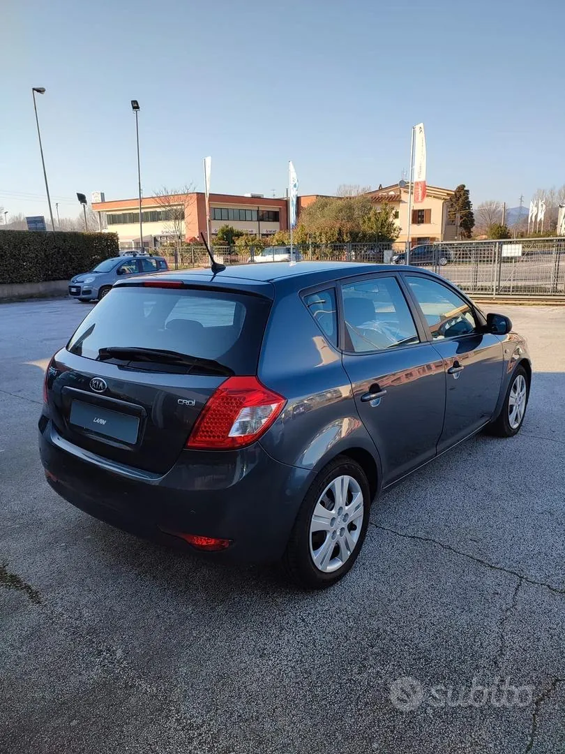 Kia Ceed 2010 photo 5