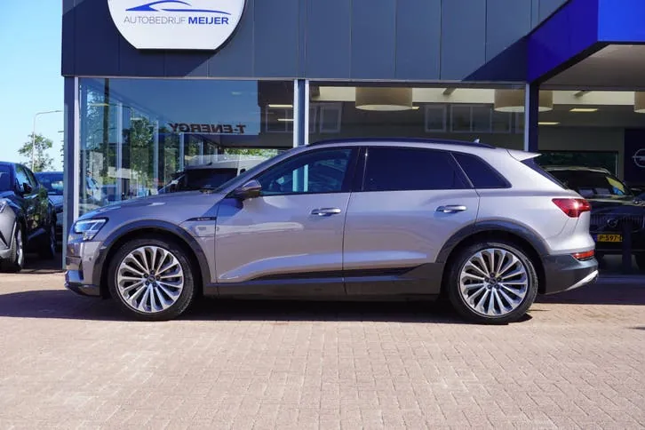 Audi E-Tron 2022 photo 2