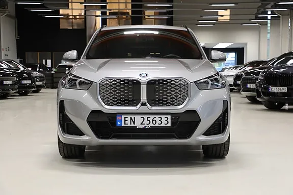 BMW Ix1 2025 photo 2