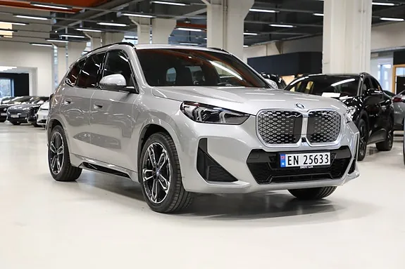 BMW Ix1 2025 photo 3