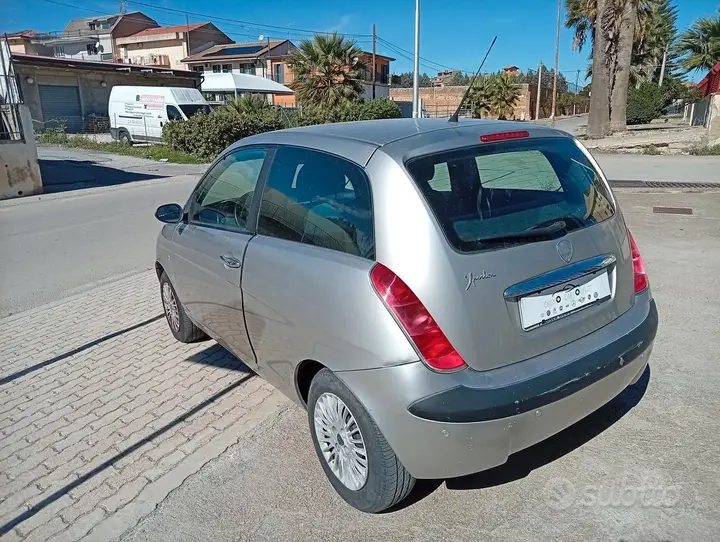 Lancia Ypsilon 2004 photo 3
