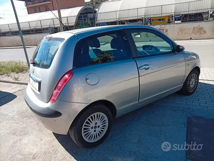 Lancia Ypsilon 2004 photo 4