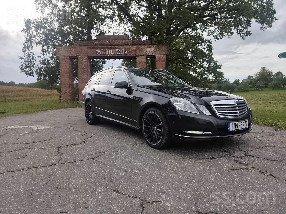 Mercedes-Benz E200 2013 photo 2