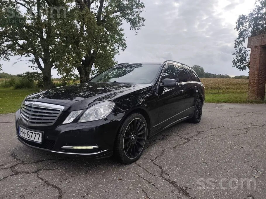 Mercedes-Benz E200 2013 photo 3