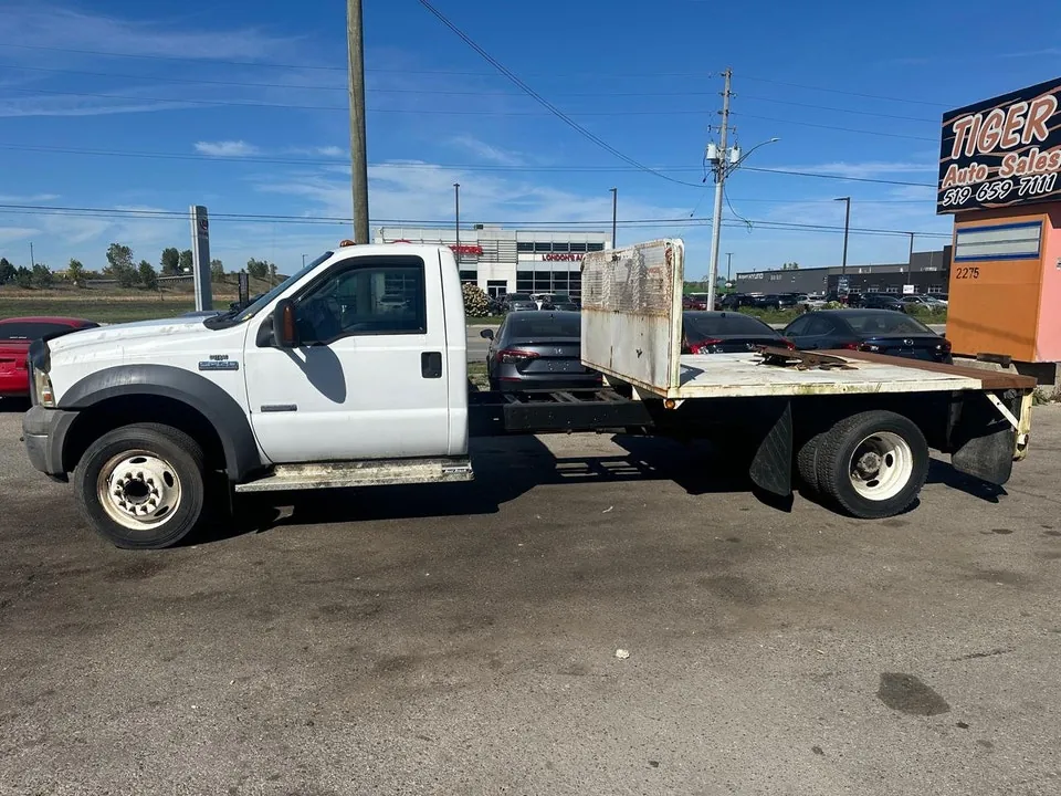 Ford F-550 2005 photo 2