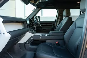 Land Rover Defender 2025 photo 4