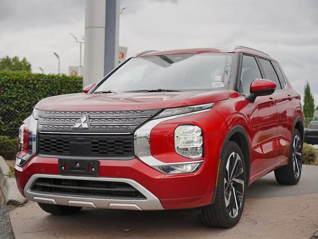 Mitsubishi Outlander 2024 photo 2