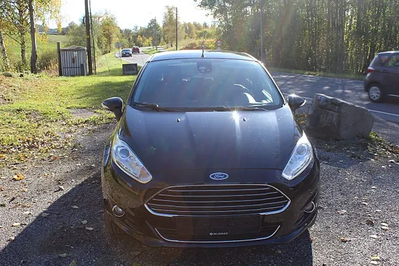 Ford Fiesta 2013 photo 2