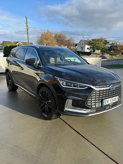 BYD Tang 2023 photo 2