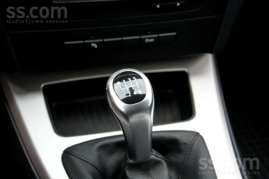 BMW E91 Executive 2010 photo 4