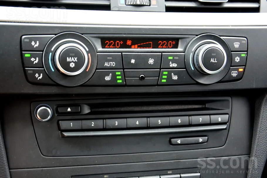 BMW E91 Executive 2010 photo 2
