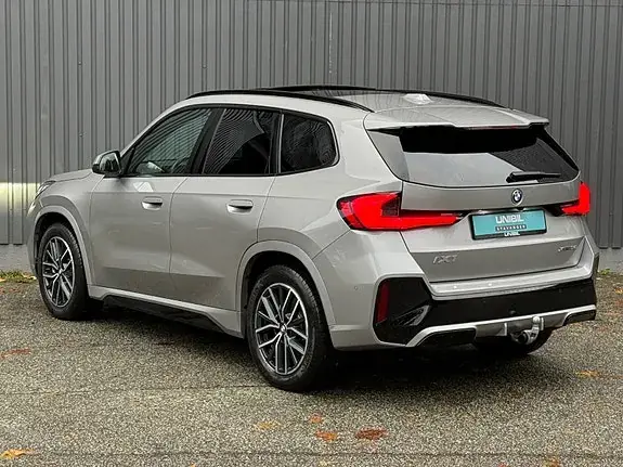 BMW Ix1 2025 photo 2