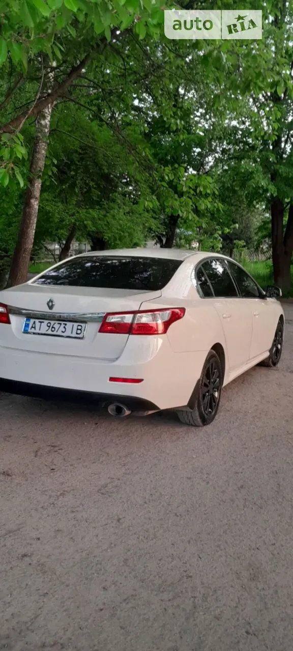 Renault Latitude 2012 photo 5