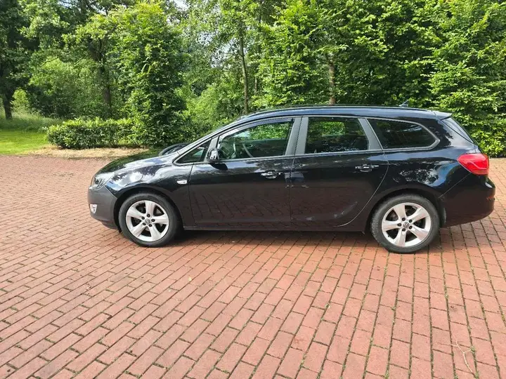 Opel Astra J