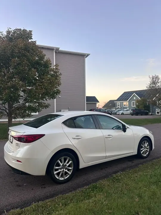 Mazda 3 2015 photo 4
