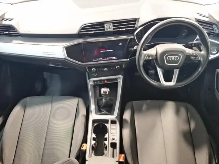 Audi Q3 2021 photo 3