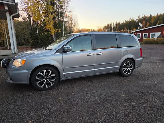 Lancia Voyager 2014 photo 4