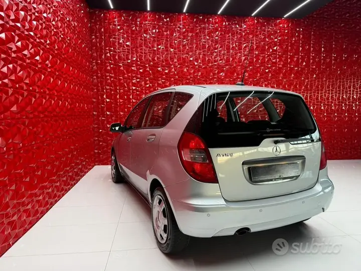 Mercedes-Benz A 2010 photo 4