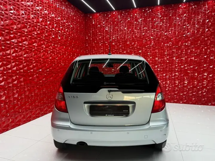 Mercedes-Benz A 2010 photo 5