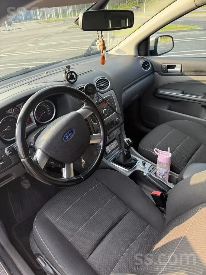 Ford Focus 2010 photo 4