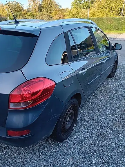 Renault Clio Iii 2010 photo 4