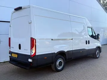 Iveco Daily 2023 photo 3