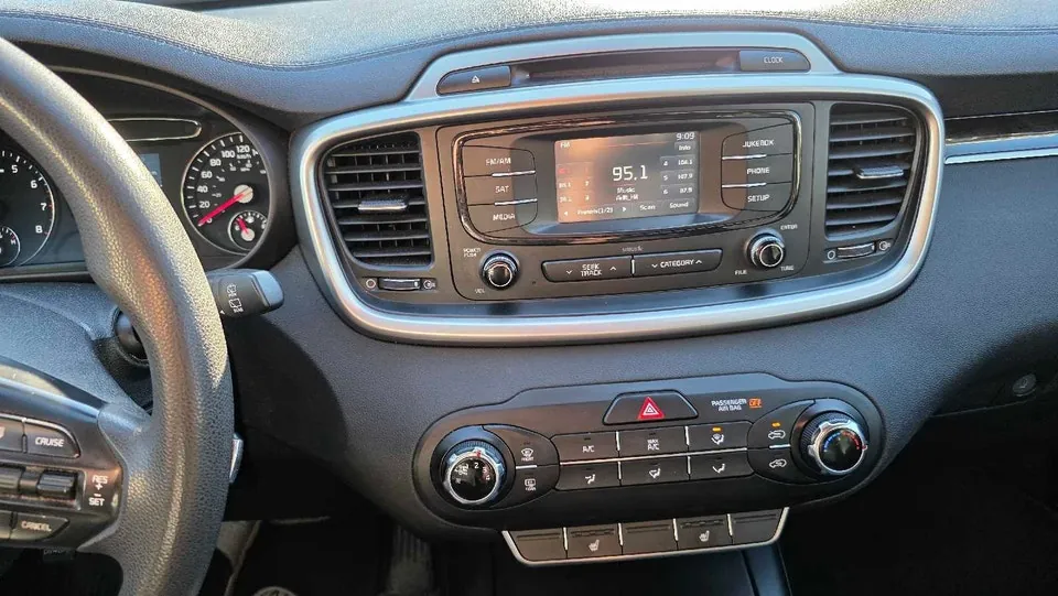 Kia Sorento 2018 photo 2