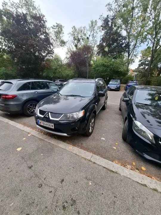 Mitsubishi Outlander 2009 photo 2