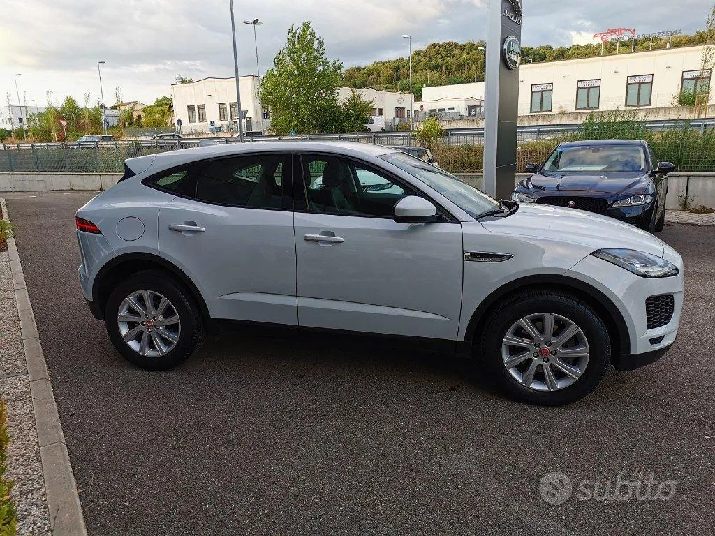 Jaguar E-Pace 2019 photo 4