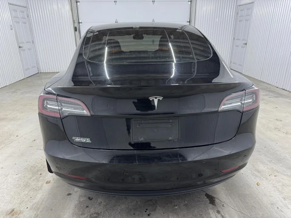 Tesla Model 3 2022 photo 5