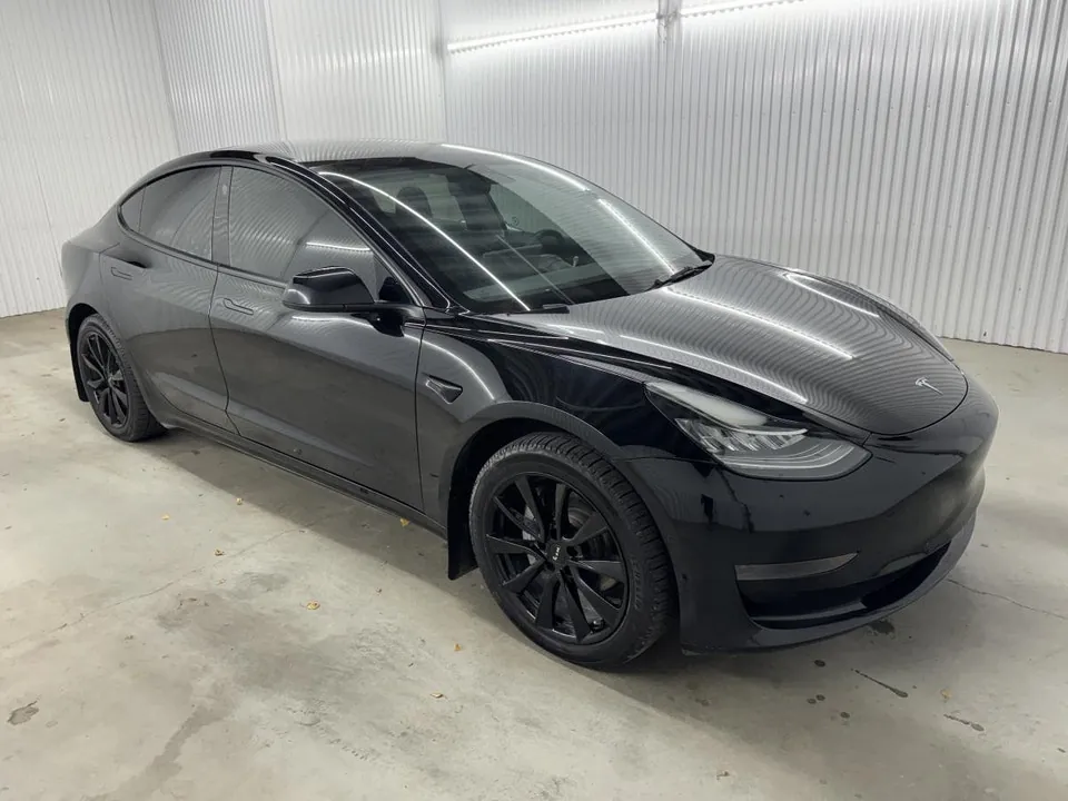 Tesla Model 3 2022 photo 3