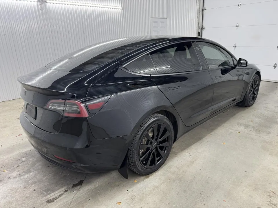 Tesla Model 3 2022 photo 4