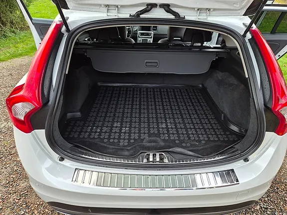 Volvo V60 2016 photo 2