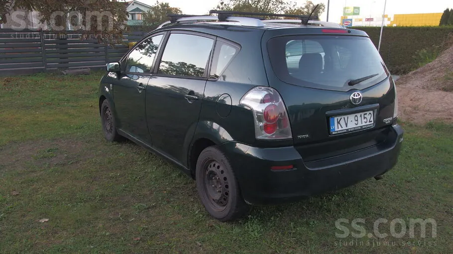 Toyota Corolla Verso 2005 photo 2