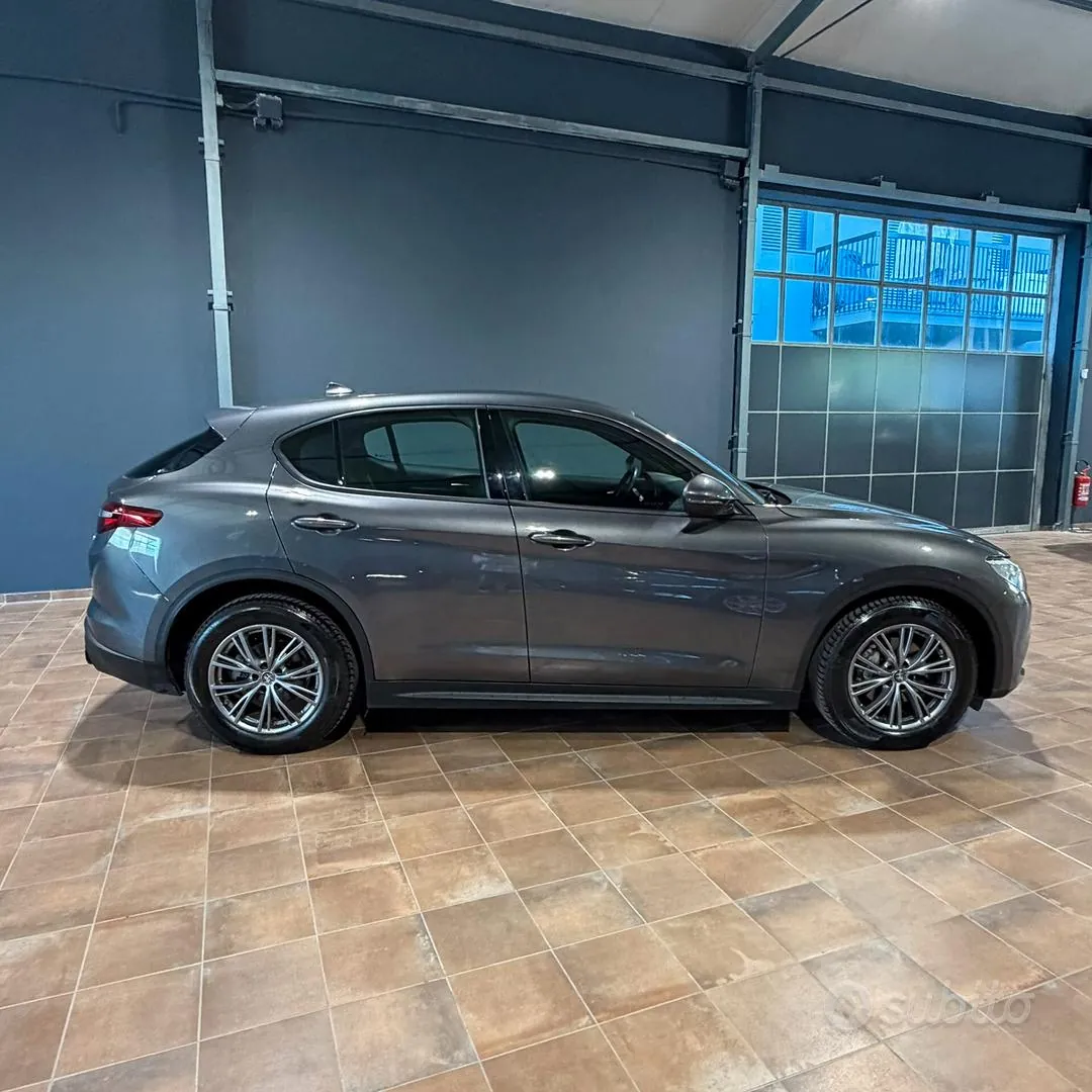 Alfa Romeo Stelvio 2022 photo 2