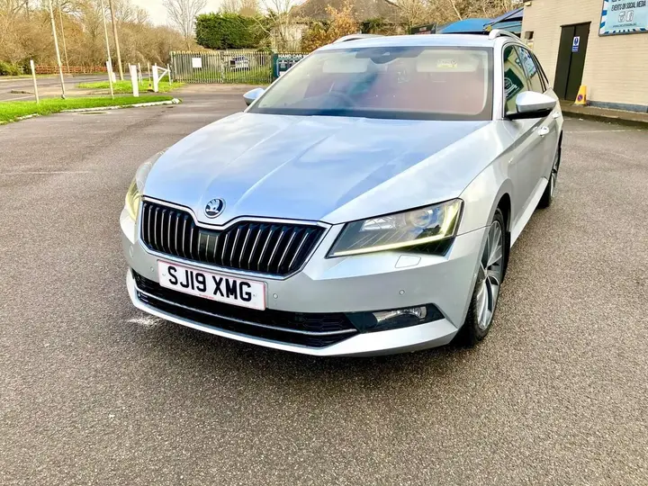 Skoda Superb 2019 photo 3