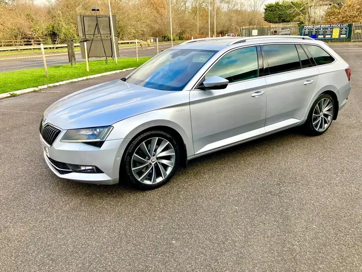 Skoda Superb 2019 photo 4
