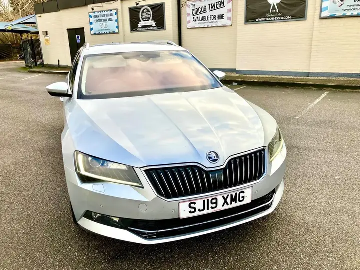 Skoda Superb 2019 photo 2