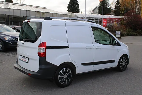 Ford Transit Courier 2016 photo 4