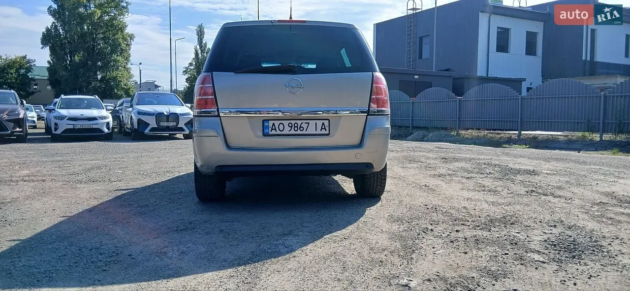 Opel Zafira 2011 photo 4