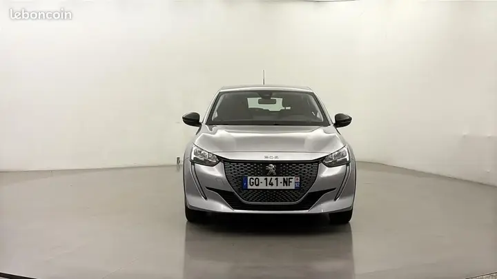 Peugeot 208 2023 photo 3