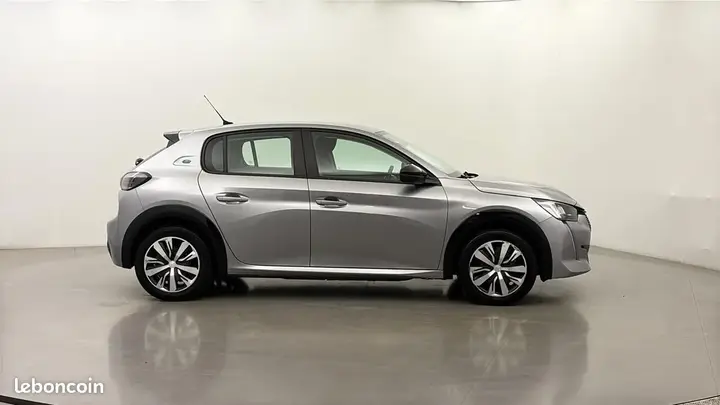Peugeot 208 2023 photo 5