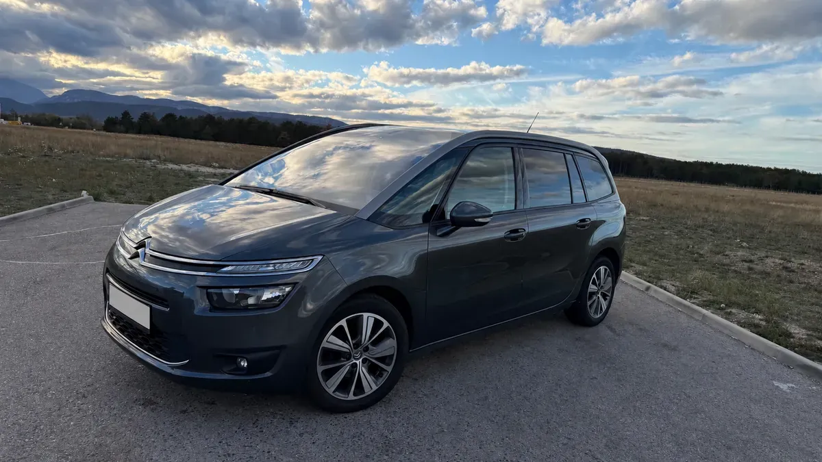 Citroen Grand C4 Picasso 2016 photo 2