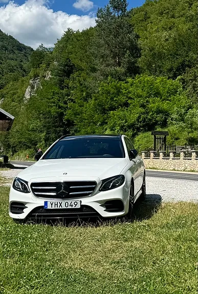 Mercedes-Benz E220
