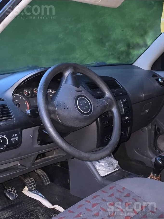 Seat Cordoba 2001 photo 4