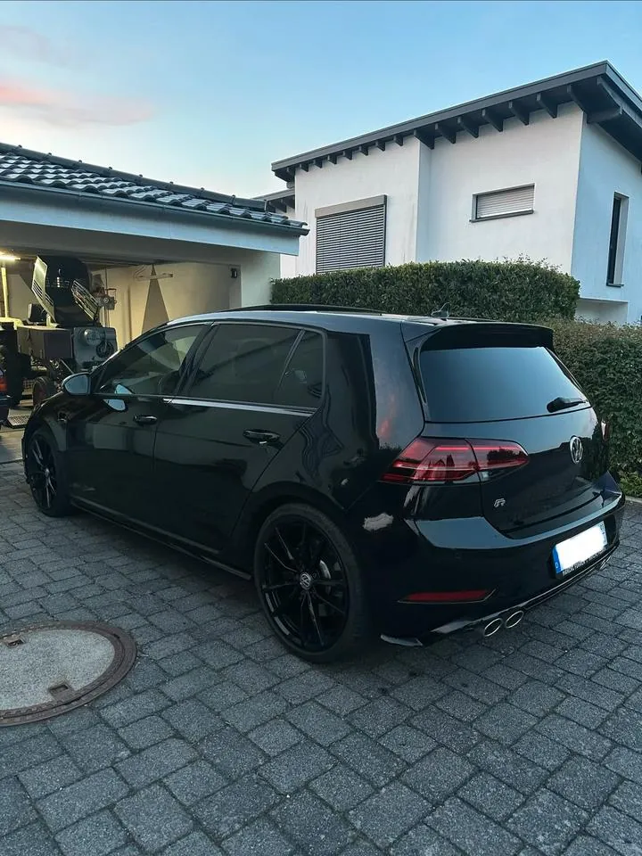 Volkswagen Golf 7 R