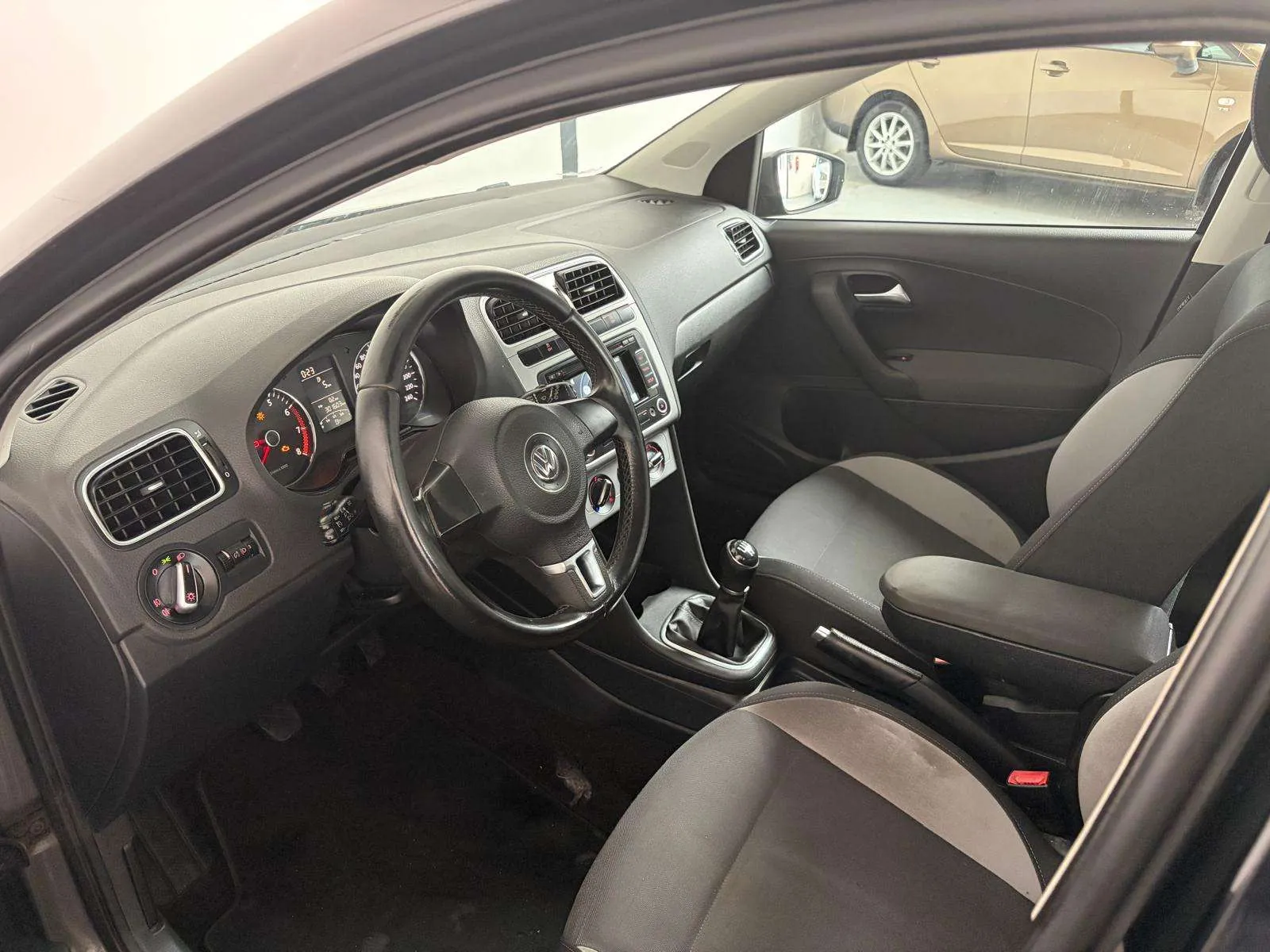 Volkswagen Polo 2013 photo 4