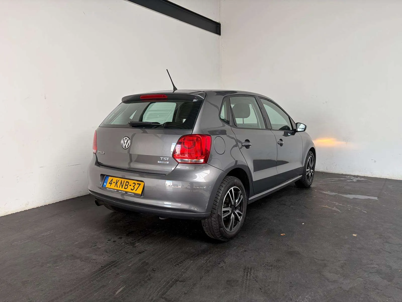 Volkswagen Polo 2013 photo 2