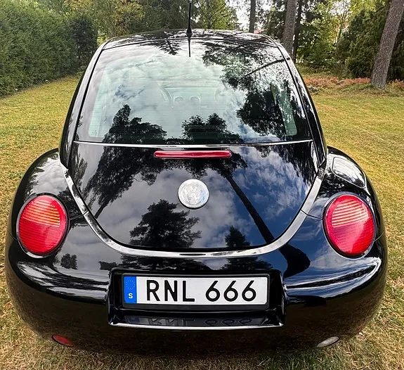 Volkswagen New Beetle 2000 photo 4